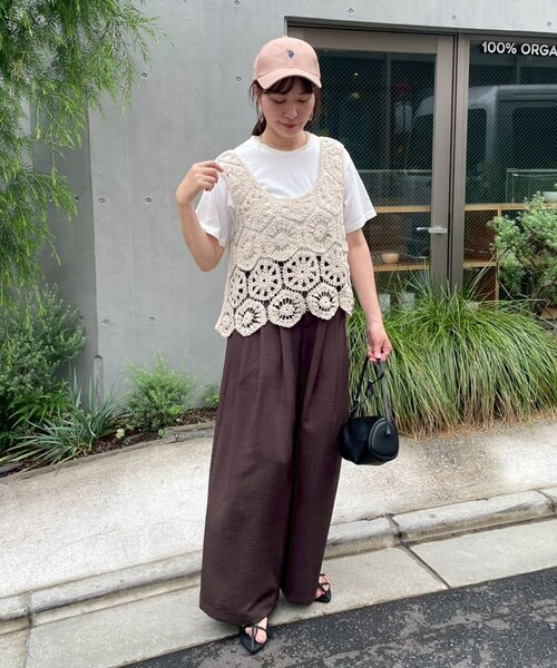 Remind me and forever(リマインドミーアンドフォーエバー)の「【きれいめカジュアルセットアイテム】かぎ針ベスト&Tシャツ(Tシャツ/カットソー・レディース・スミクロ/グレー/アイボリー/モカ/ブラウン・FREE)」の22枚目の写真