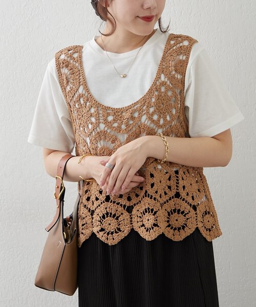 Remind me and forever（リマインドミーアンドフォーエバー）の「【きれいめカジュアルセットアイテム】かぎ針ベスト&Tシャツ（Tシャツ/カットソー・レディース・スミクロ/グレー/アイボリー/モカ・FREE）」の11枚目の写真