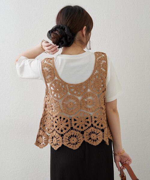 Remind me and forever（リマインドミーアンドフォーエバー）の「【きれいめカジュアルセットアイテム】かぎ針ベスト&Tシャツ（Tシャツ/カットソー・レディース・スミクロ/グレー/アイボリー/モカ・FREE）」の5枚目の写真