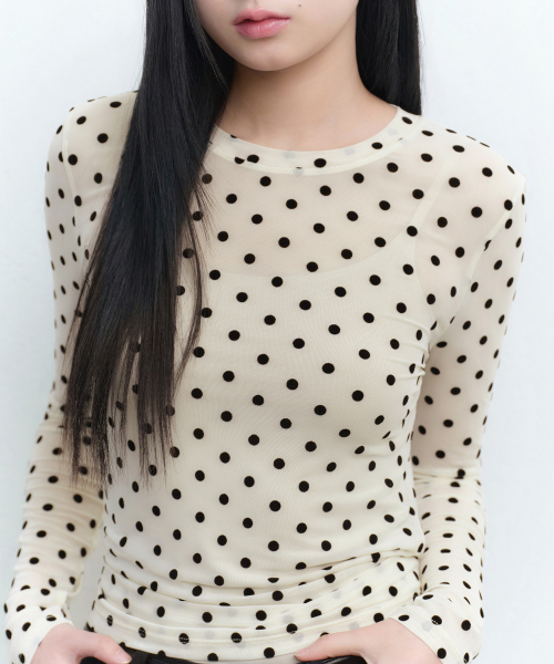 MUSINSA STANDARD WOMAN（ムシンサスタンダードウーマン）の「ウィメンズポルカドットシアー長袖Tシャツ[クリーム]（Tシャツ/カットソー・レディース・クリーム・SMALL/MEDIUM/LARGE/X-SMALL）」の7枚目の写真