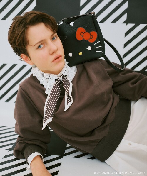 VIS（ビス）の「【HELLO KITTY×VIS】ダブルフェイスハートカットミニショルダーバッグ（ショルダーバッグ・レディース・ブラック/オフホワイト・FREE）」の5枚目の写真