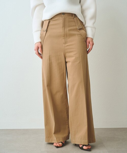 Whim Gazette(ウィムガゼット)の「サスペンダーチノパンツ(チノパンツ・レディース・オフホワイト/キャメル・FREE)」の2枚目の写真