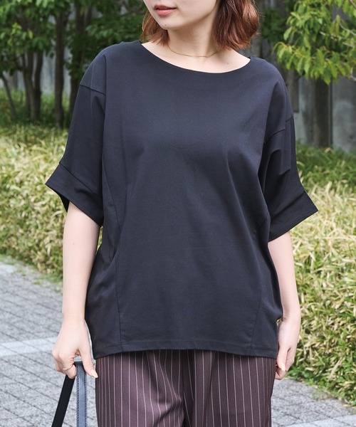 LAVEANGE(ラビアンジェ)の「【好機能シリーズ】接触冷感・吸水速乾・UVカット|切替ワイドドルマンプルオーバー|ひんやり/夏も快適/ドルマンT/オーバーサイズ/体型カバー(Tシャツ/カットソー・レディース・グリーン/ブラック/オフホワイト・5L/4L/3L/LL/M)」の4枚目の写真