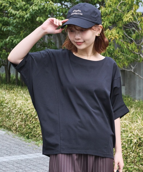 LAVEANGE(ラビアンジェ)の「【好機能シリーズ】接触冷感・吸水速乾・UVカット|切替ワイドドルマンプルオーバー|ひんやり/夏も快適/ドルマンT/オーバーサイズ/体型カバー(Tシャツ/カットソー・レディース・グリーン/ブラック/オフホワイト・5L/4L/3L/LL/M)」の5枚目の写真