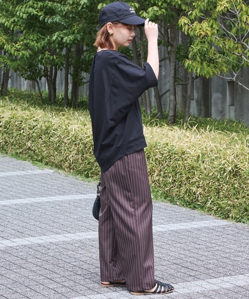 LAVEANGE(ラビアンジェ)の「【好機能シリーズ】接触冷感・吸水速乾・UVカット|切替ワイドドルマンプルオーバー|ひんやり/夏も快適/ドルマンT/オーバーサイズ/体型カバー(Tシャツ/カットソー・レディース・グリーン/ブラック/オフホワイト・5L/4L/3L/LL/M)」の11枚目の写真