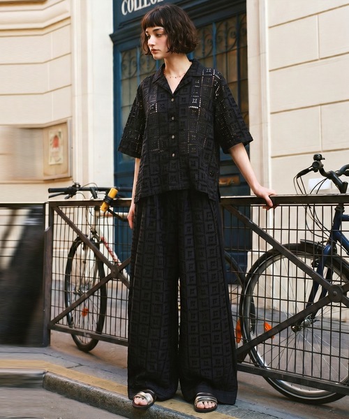 antiqua(アンティカ)の「オープンカラー シフリー刺繍 シャツ(シャツ/ブラウス・レディース・ブラック・ONESIZE)」の11枚目の写真