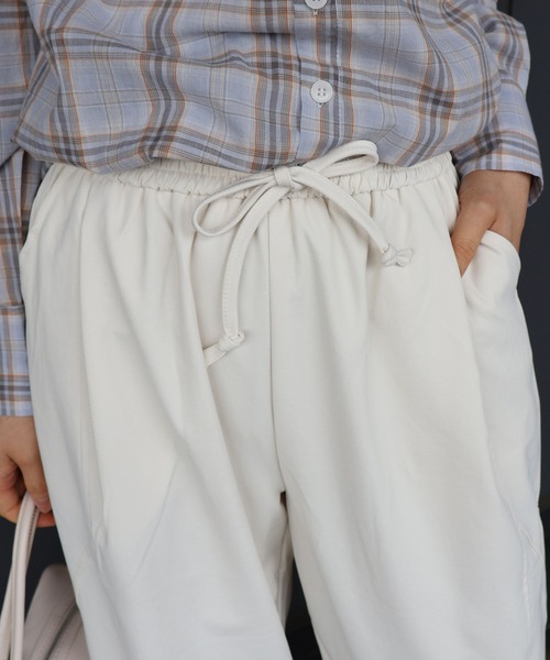 SpRay（スプレイ）の「リラックスバレルパンツ（その他パンツ・レディース・アイボリー/チャコールグレー/ブラック・MEDIUM）」の11枚目の写真