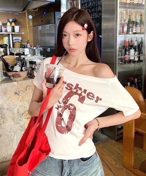 Alvia(アルビア)の「2WAY プリント半袖Tシャツ(Tシャツ/カットソー・レディース・ネイビー/ホワイト・M)」の3枚目の写真