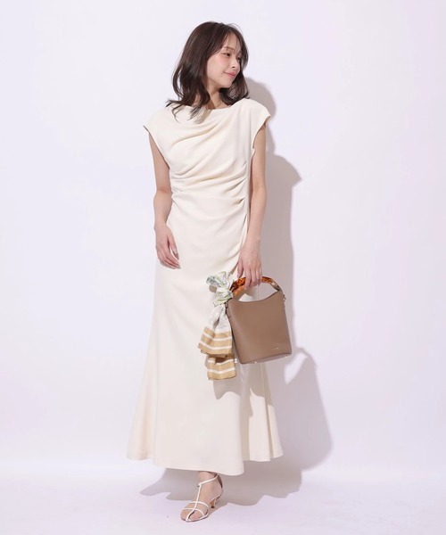 Mystrada(マイストラーダ)の「ドレープワンピース(ワンピース・レディース・ブラック/ブラウン/ベージュ系その他・38/36)」の17枚目の写真
