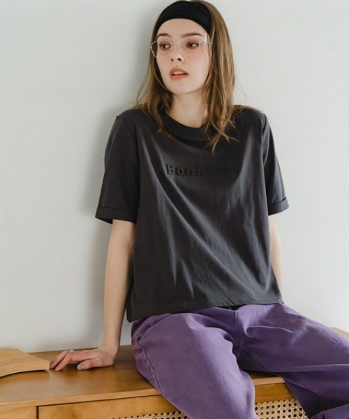 Maison INNESS（メゾンアイネス）の「INNESSエンボスロゴちびTシャツ（Tシャツ/カットソー・レディース・ネイビー/チャコールグレー・S/M/L/LL/3L/4L/5L）」の5枚目の写真