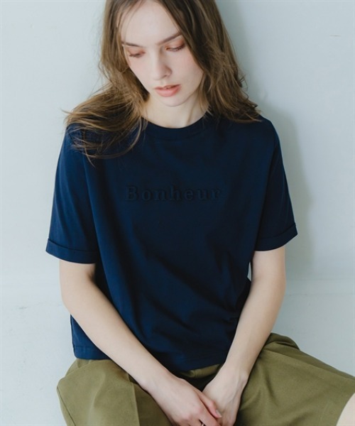Maison INNESS（メゾンアイネス）の「INNESSエンボスロゴちびTシャツ（Tシャツ/カットソー・レディース・ネイビー/チャコールグレー・S/M/L/LL/3L/4L/5L）」の7枚目の写真