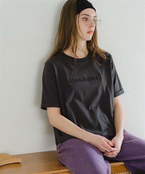 Maison INNESS（メゾンアイネス）の「INNESSエンボスロゴちびTシャツ（Tシャツ/カットソー・レディース・ネイビー/チャコールグレー・S/M/L/LL/3L/4L/5L）」の11枚目の写真