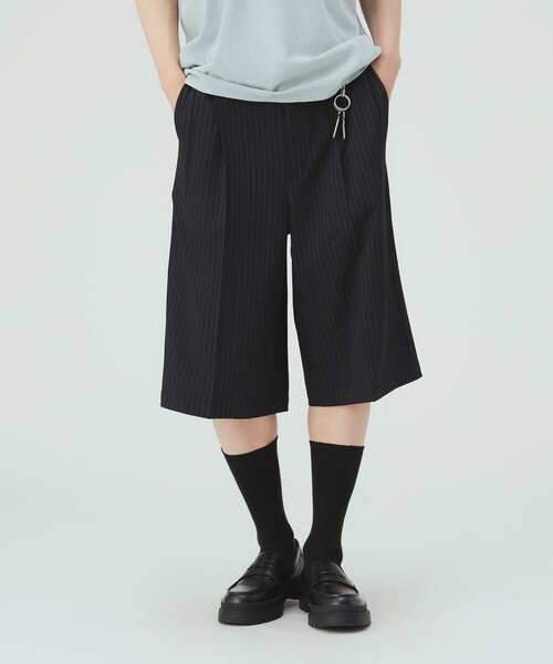 BEAMS HEART(ビームスハート)の「2タック ワイド ストライプ ショートパンツ(その他パンツ・メンズ・ブラック/ダークブラウン・LARGE/SMALL/MEDIUM)」の5枚目の写真