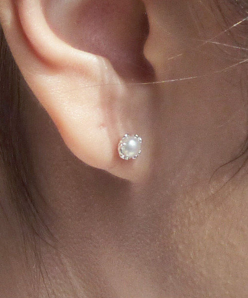 A BIT MOR（アビットモア）の「PEARL STUD（ピアス（両耳用）・レディース・その他・FREE）」の2枚目の写真