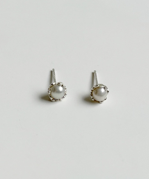 A BIT MOR（アビットモア）の「PEARL STUD（ピアス（両耳用）・レディース・その他・FREE）」の3枚目の写真