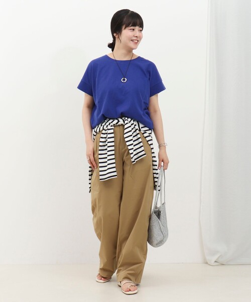 fredy couleur(フレディクルール)の「ドライタッチ天竺袖口ダブルTee(Tシャツ/カットソー・レディース・ブラウン/チャコールグレー/オフホワイト/ブラック/ロイヤルブルー・38)」の6枚目の写真