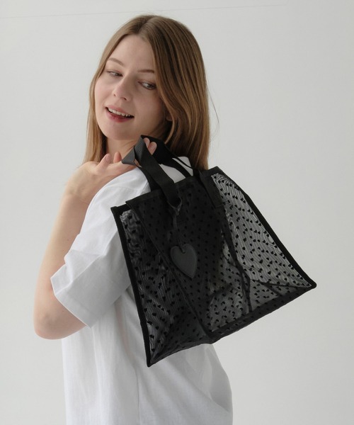 ZAKKA-BOX(ザッカボックス)の「ハートフロッキートートバッグL(ハートチャーム付き)(トートバッグ・レディース・ベージュ/ブラック・FREE)」の9枚目の写真