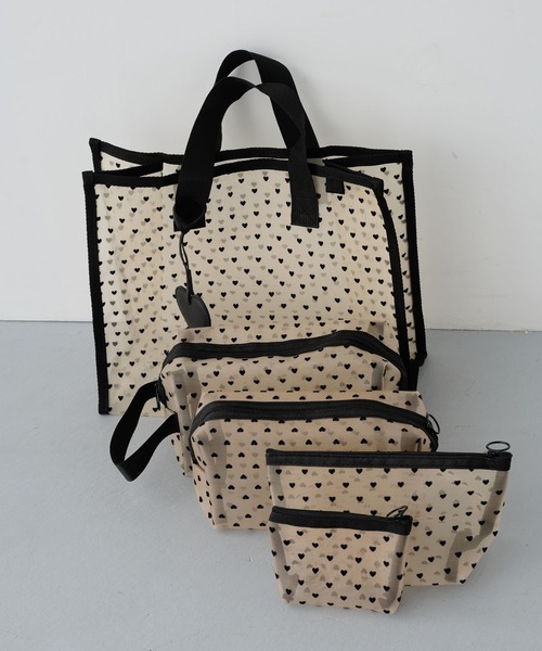 ZAKKA-BOX(ザッカボックス)の「ハートフロッキートートバッグL(ハートチャーム付き)(トートバッグ・レディース・ベージュ/ブラック・FREE)」の20枚目の写真