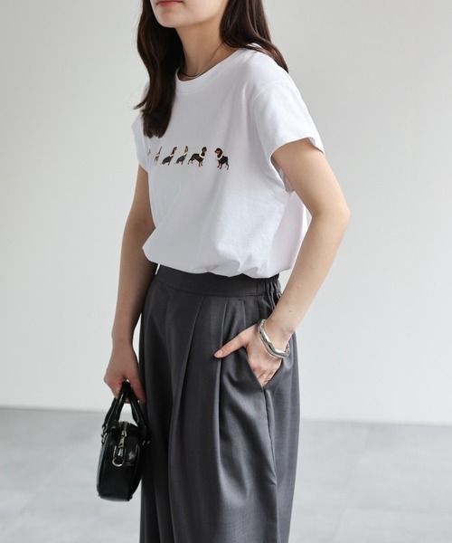 ap retro(アプレトロ)の「ドッグモチーフプリント / フレンチスリーブTシャツ(Tシャツ/カットソー・レディース・グレー/ブラック/ホワイト・FREE)」の9枚目の写真