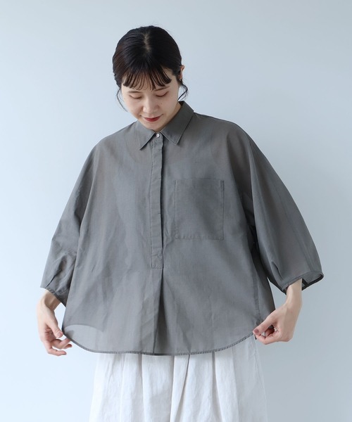 yuni（ユニ　）の「強撚強撚Cotton Polyester sheer shirt（シャツ/ブラウス・レディース・カーキ/キナリ/チャコールグレー・FREE）」の3枚目の写真