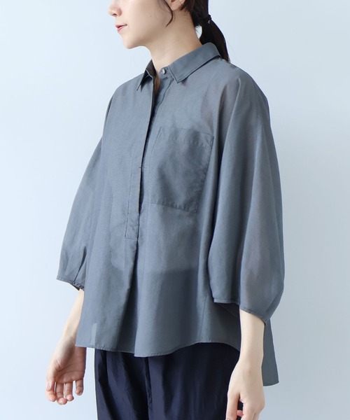 yuni（ユニ　）の「強撚強撚Cotton Polyester sheer shirt（シャツ/ブラウス・レディース・カーキ/キナリ/チャコールグレー・FREE）」の2枚目の写真