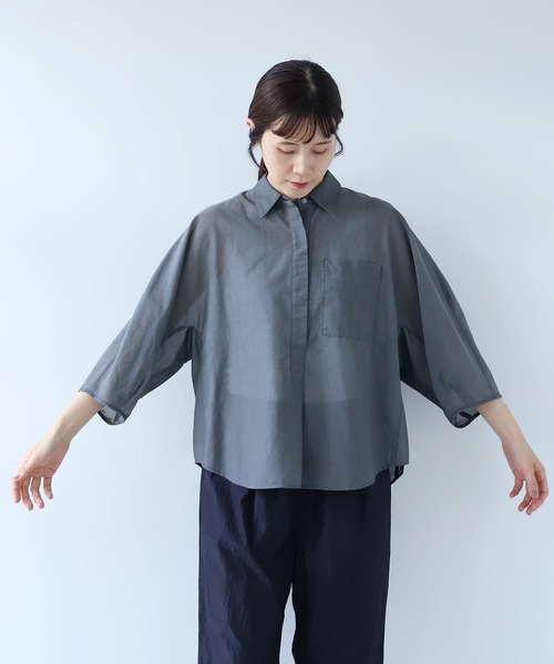 yuni（ユニ　）の「強撚強撚Cotton Polyester sheer shirt（シャツ/ブラウス・レディース・カーキ/キナリ/チャコールグレー・FREE）」の6枚目の写真