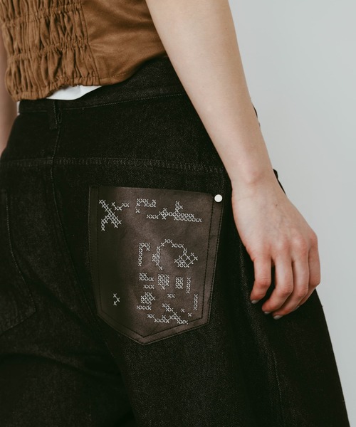 Knuth Marf(クヌースマーフ)の「【Knuth Marf】クヌースマーフ wide bell-bottom denim pants(デニムパンツ・レディース・ブラック/グレー/ブラウン・XS/S/M)」の6枚目の写真