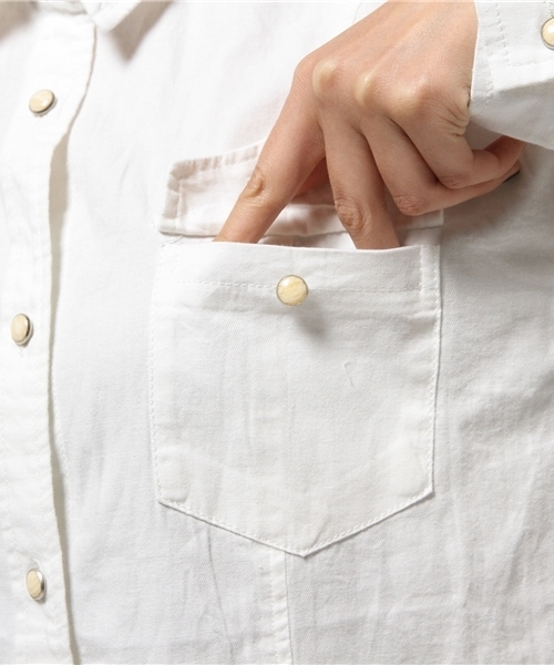 VENCEEXCHANGE（ヴァンスエクスチェンジ）の「裾フリンジシャツ      （シャツ/ブラウス・レディース・オフホワイト/ダークグリーン・MEDIUM）」の10枚目の写真