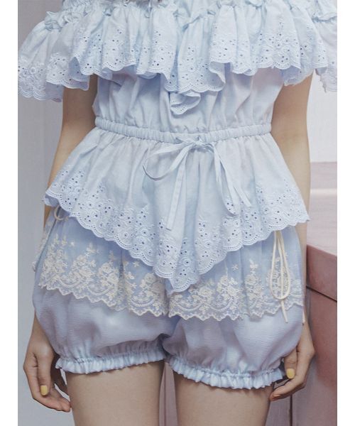 LILY BROWN(リリーブラウン)の「バリエレースバルーンショートパンツ(その他パンツ・レディース・ライトブルー/マルチ/アイボリー・F)」の2枚目の写真