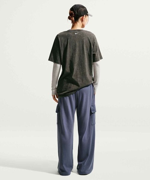 NIKE(ナイキ)の「ナイキ スポーツウェア ウィメンズ Tシャツ / Nike Sportswear Women's T-Shirt IW1198-060 Anthracite(Tシャツ/カットソー・レディース・スミクロ・XL/XS/L/M/S)」の13枚目の写真