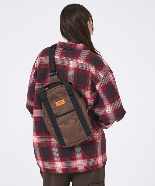 UNIVERSAL OVERALL(ユニバーサルオーバーオール)の「【UNIVERSAL OVERALL/ユニバーサルオーバーオール】ボディバッグ / Body bag(ボディバッグ/ウエストポーチ・メンズ・ブラウン/ネイビー/その他/ブラック・フリー)」の3枚目の写真