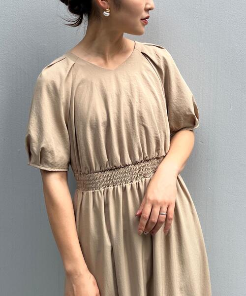 couture brooch(クチュールブローチ)の「【体型カバー・洗濯機可】ウエストシャーリング Vネックワンピース(ワンピース・レディース・ベージュ/ブラック/ライトブルー・40/38/36/42)」の21枚目の写真