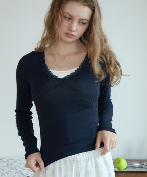 Birthday room(バースデイルーム)の「レースネックロンT/Lace-neck long-sleeve T-shirt(Tシャツ/カットソー・レディース・グレー/ネイビー/ホワイト・FREE)」の21枚目の写真