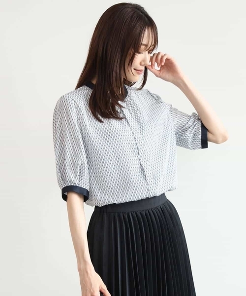 MK MICHEL KLEIN（エムケーミッシェルクラン）の「[洗える]ダイヤモチーフ幾何柄ブラウス（シャツ/ブラウス・レディース・ブラック/ホワイト・38）」の4枚目の写真