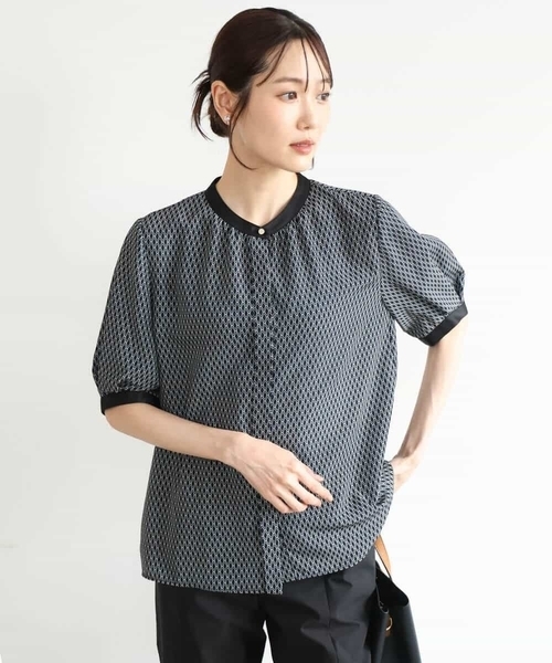 MK MICHEL KLEIN（エムケーミッシェルクラン）の「[洗える]ダイヤモチーフ幾何柄ブラウス（シャツ/ブラウス・レディース・ブラック/ホワイト・38）」の9枚目の写真