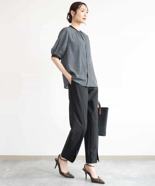 MK MICHEL KLEIN（エムケーミッシェルクラン）の「[洗える]ダイヤモチーフ幾何柄ブラウス（シャツ/ブラウス・レディース・ブラック/ホワイト・38）」の11枚目の写真