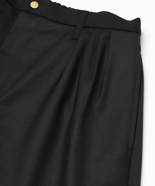 CULLNI(クルニ)の「Dry Gabardine 4Tuck Wide Pants(スラックス・メンズ・ピンク/ブラック/グレー/ネイビー・1/2/0)」の16枚目の写真