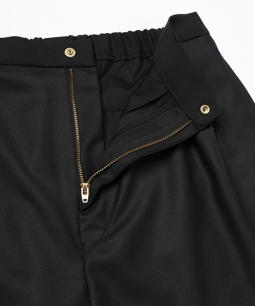 CULLNI(クルニ)の「Dry Gabardine 4Tuck Wide Pants(スラックス・メンズ・ピンク/ブラック/グレー/ネイビー・1/2/0)」の5枚目の写真