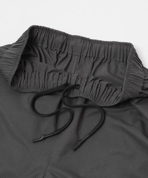 URBAN RESEARCH（アーバンリサーチ）の「LAKE SEEKERS　COOLDOTS EASY PANTS（その他パンツ・メンズ・ブラック/チャコールグレー・MEDIUM/X-LARGE/LARGE）」の12枚目の写真