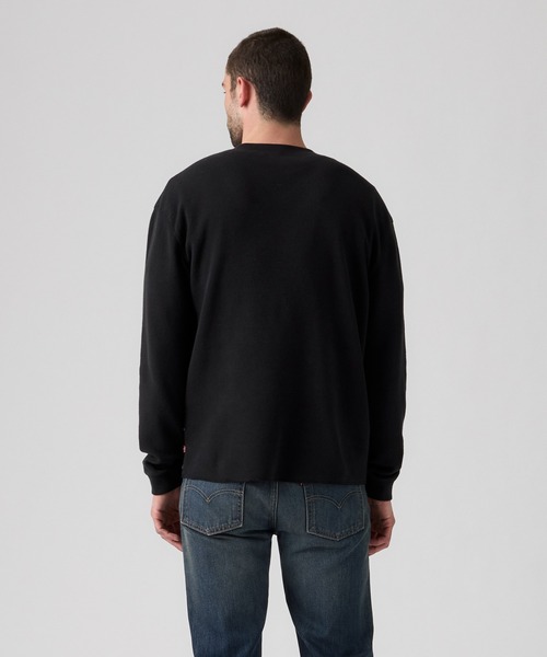 Levi's(リーバイス)の「Levi's/リーバイス リラックス ロングスリーブ ヘンリーTシャツ(Tシャツ/カットソー・メンズ・ブラック・XL/S/M)」の3枚目の写真