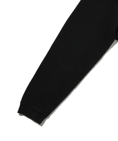 Levi's(リーバイス)の「Levi's/リーバイス リラックス ロングスリーブ ヘンリーTシャツ(Tシャツ/カットソー・メンズ・ブラック・XL/S/M)」の7枚目の写真