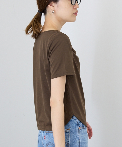 SLOBE IENA(スローブイエナ)の「ソフト天竺ドレープTEE(Tシャツ/カットソー・レディース・ブラック/ブラウン・FREE)」の16枚目の写真