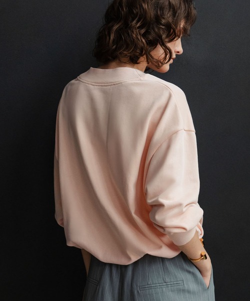 ELFRANK（エルフランク）の「【2026AW】【M～Lサイズ展開】Vネックボリュームスリーブスウェットプルオーバー【洗える】《着用動画あり》（Tシャツ/カットソー・レディース・ネイビー/ピンク/オフホワイト/グレー・M/L）」の7枚目の写真