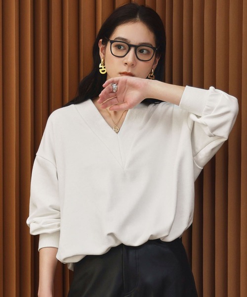 ELFRANK（エルフランク）の「【2026AW】【M～Lサイズ展開】Vネックボリュームスリーブスウェットプルオーバー【洗える】《着用動画あり》（Tシャツ/カットソー・レディース・ネイビー/ピンク/オフホワイト/グレー・M/L）」の9枚目の写真