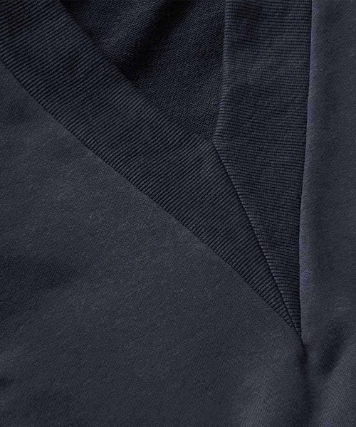 ELFRANK（エルフランク）の「【2026AW】【M～Lサイズ展開】Vネックボリュームスリーブスウェットプルオーバー【洗える】《着用動画あり》（Tシャツ/カットソー・レディース・ネイビー/ピンク/オフホワイト/グレー・M/L）」の19枚目の写真