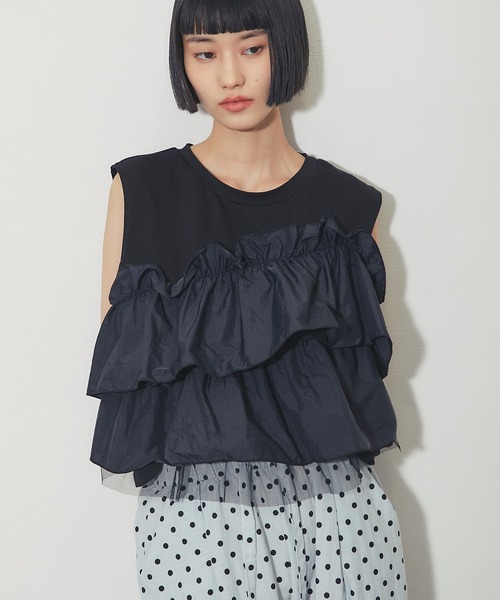 ANOTHER S(アナザーエス)の「マルチウェイフリルデザイントップス(Tシャツ/カットソー・レディース・ブラック/ブラウン/オフホワイト・FREE)」の7枚目の写真