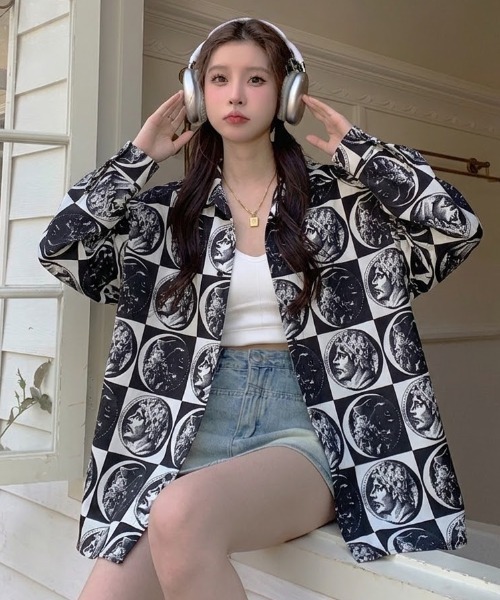 AVYL(アヴィル)の「モノトーンチェッカームーン総柄ルーズ長袖シャツ(シャツ/ブラウス・レディース・オレンジ/ブラック・M)」の3枚目の写真