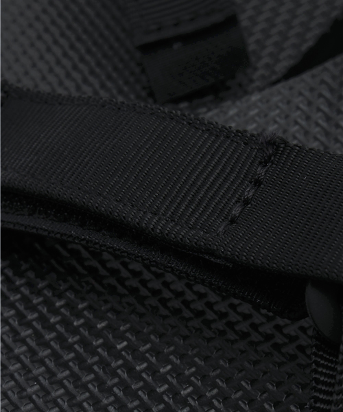 Teva(テバ)の「TEVA:ORIGINAL UNIVERSAL◇■(サンダル・レディース・ブラック/オフホワイト・50/60/70/80)」の5枚目の写真