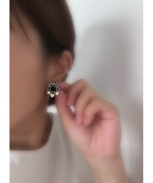 tone（トーン）の「【himemayu】ビーズ刺繍ピアス(MA)（ピアス（両耳用）・レディース・マルチ・FREE）」の4枚目の写真