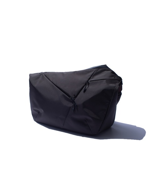 F/CE. (エフシーイー)の「F/CE. 420 re/cor 2WAY SHOULDER TOTE 2.0 / エフシーイー 420 レコー 2ウェイ ショルダー トート 2.0(ショルダーバッグ・メンズ・ブラック/ブラウン/パープル・FREE)」の16枚目の写真
